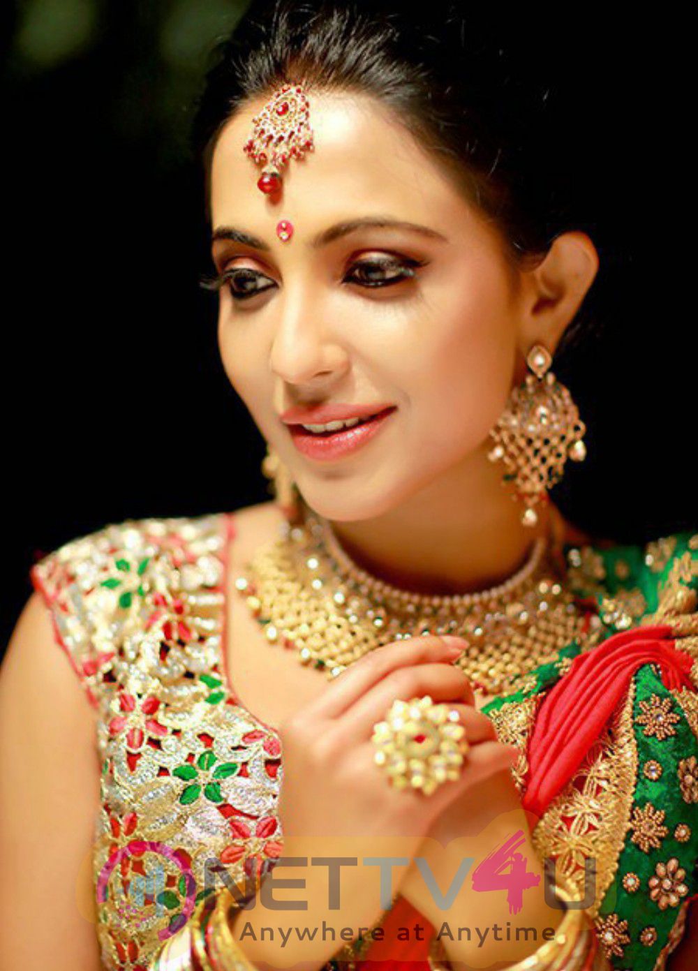 actress parvathy nair latest stills 10