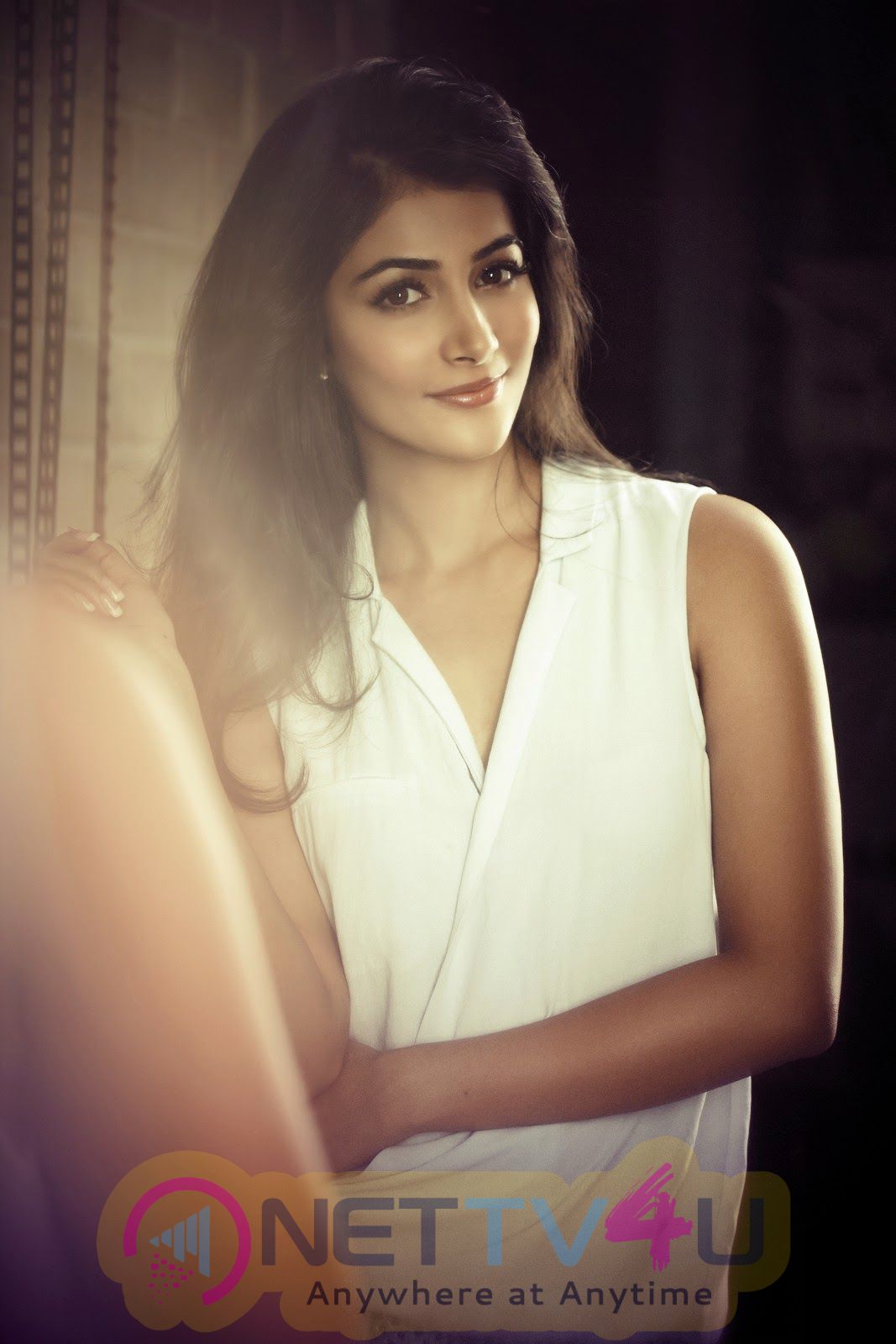 actress pooja hegde hot romance stills 24