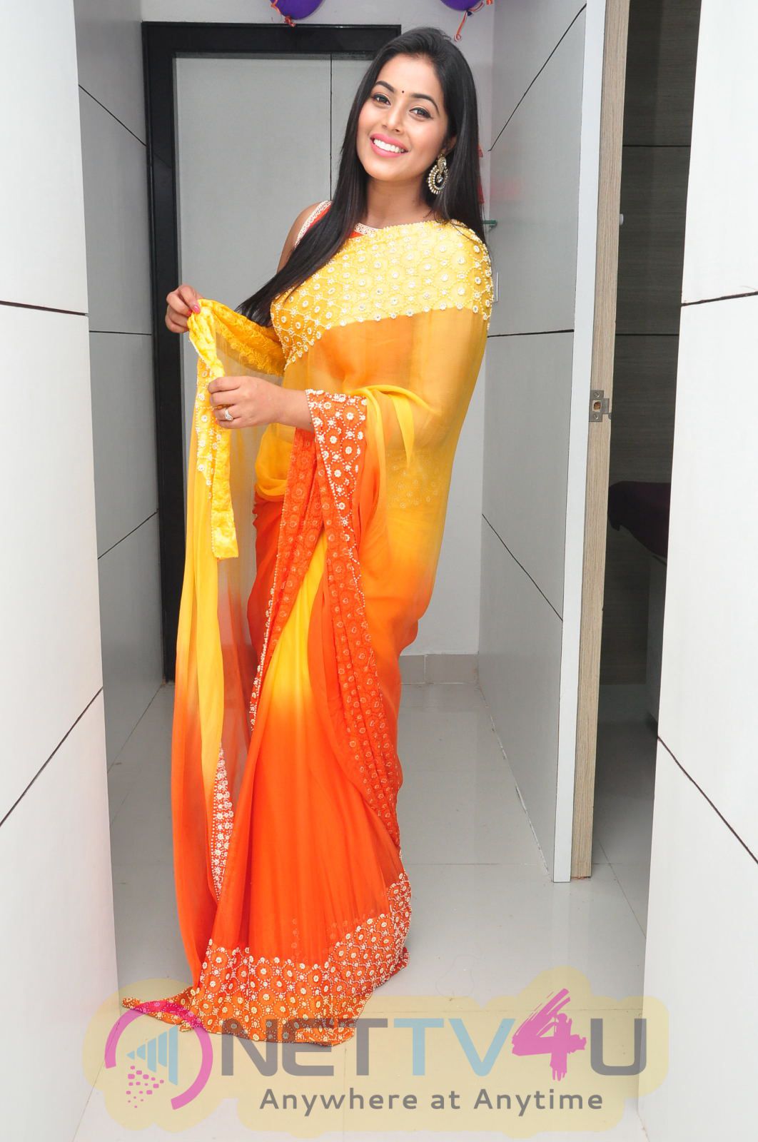 Actress Poorna Launches Naturals Beauty Salon Stills Telugu Gallery