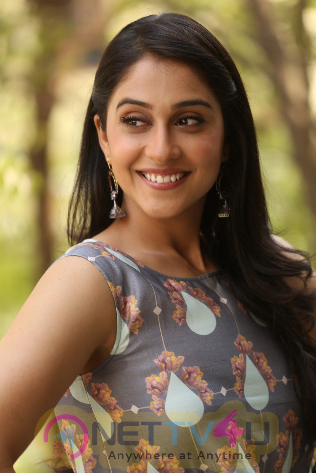 Actress Regina Cassandra Latest Stills Tamil Gallery