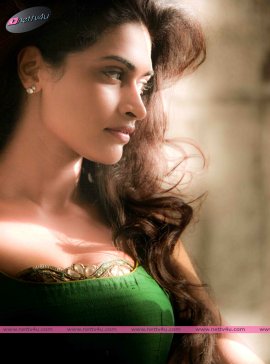 Actress Saloni Luthra Charming Photo Gallery