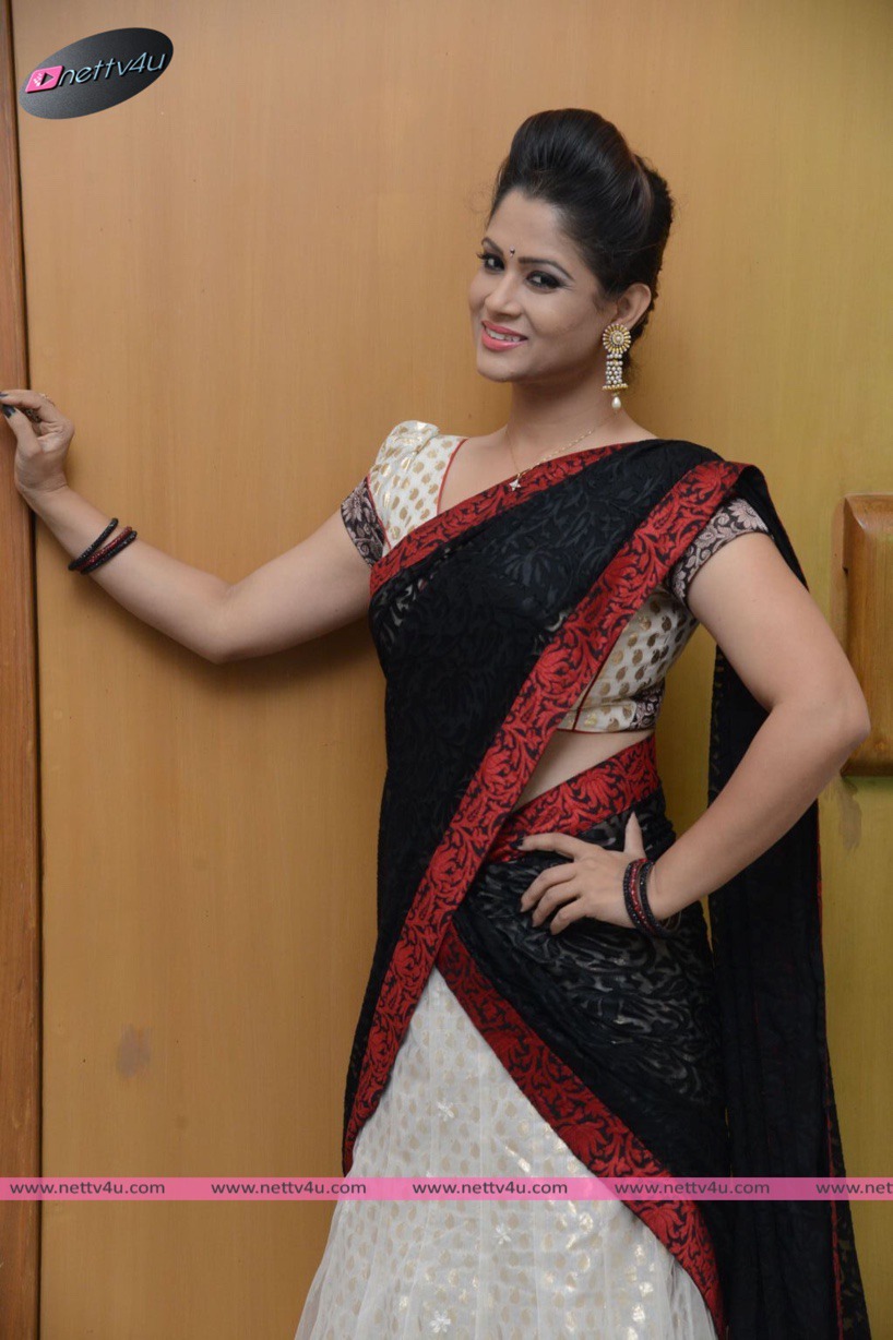 actress shilpa chakravarthy recent photos 47
