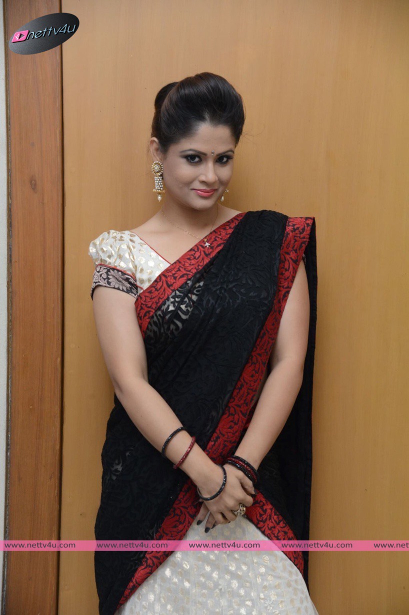 actress shilpa chakravarthy recent photos 48