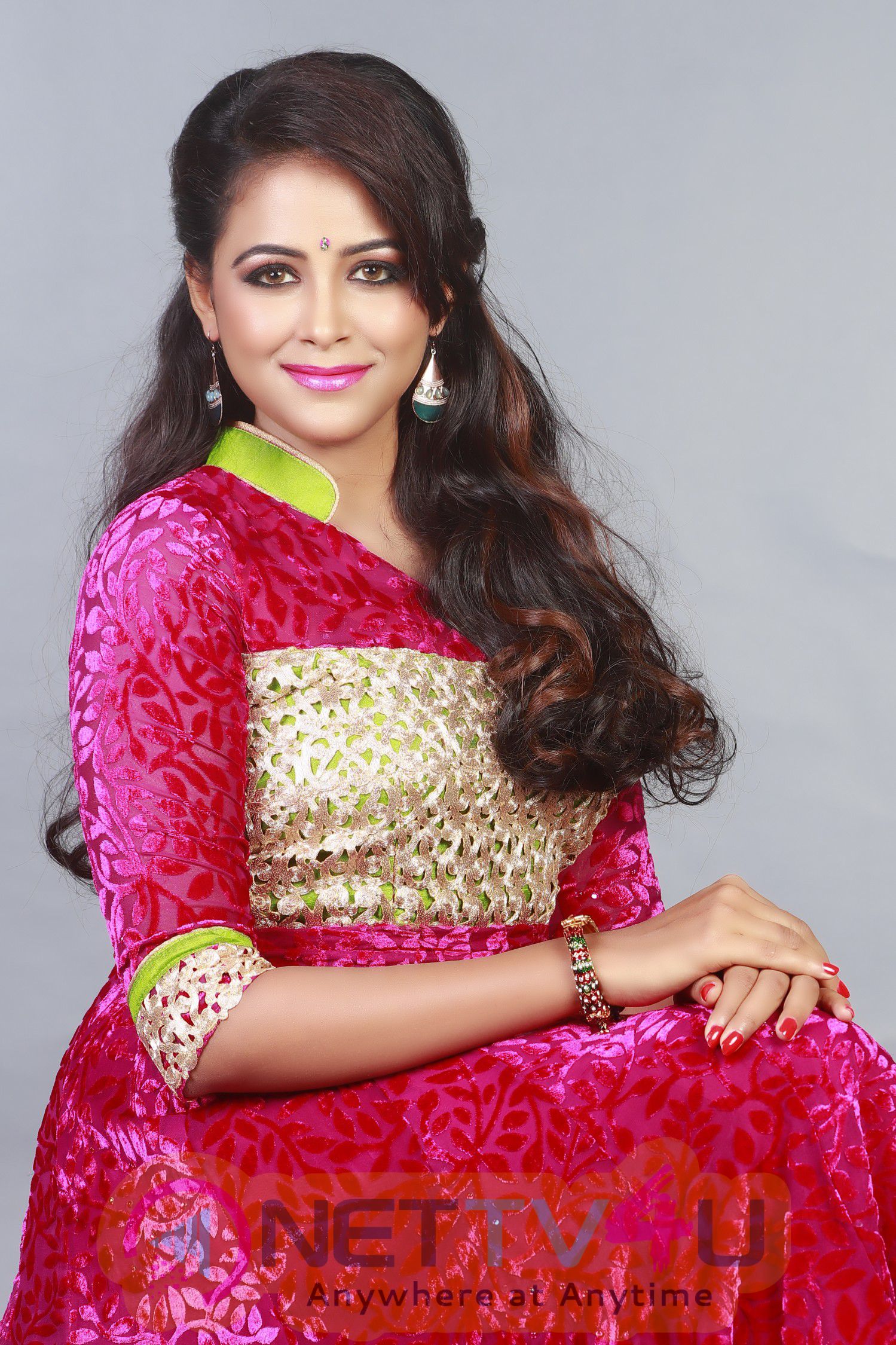 Actress Subiksha Photo Shoot Beauteous Stills Tamil Gallery