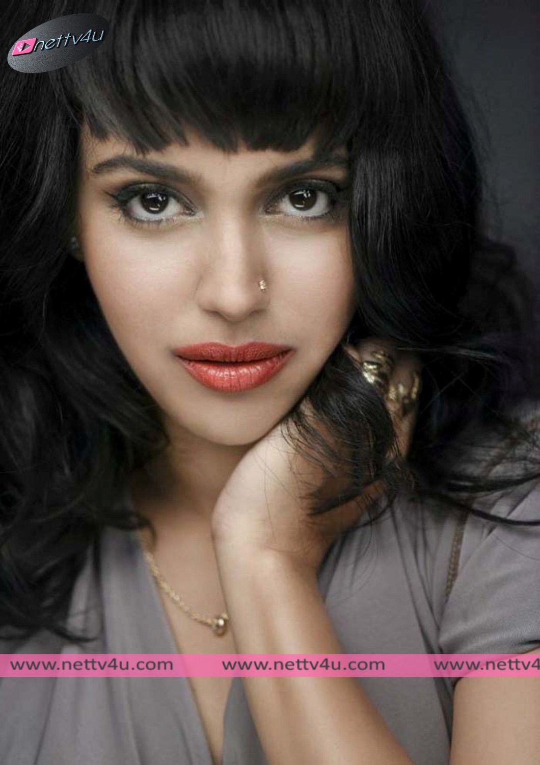actress swarna bhasker 08