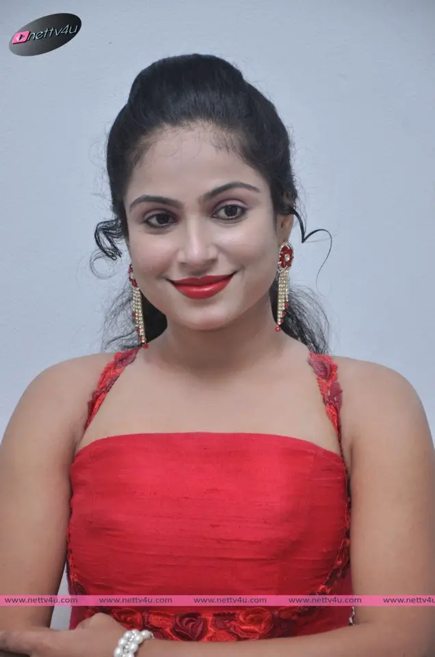 actress vrushali photos 04