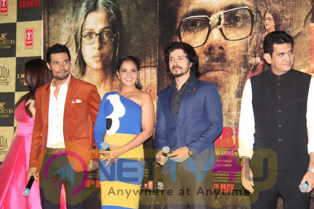 Aishwarya Rai Bachchan And Randeep Hooda At Sarabjit Trailer Launch Stills Hindi Gallery