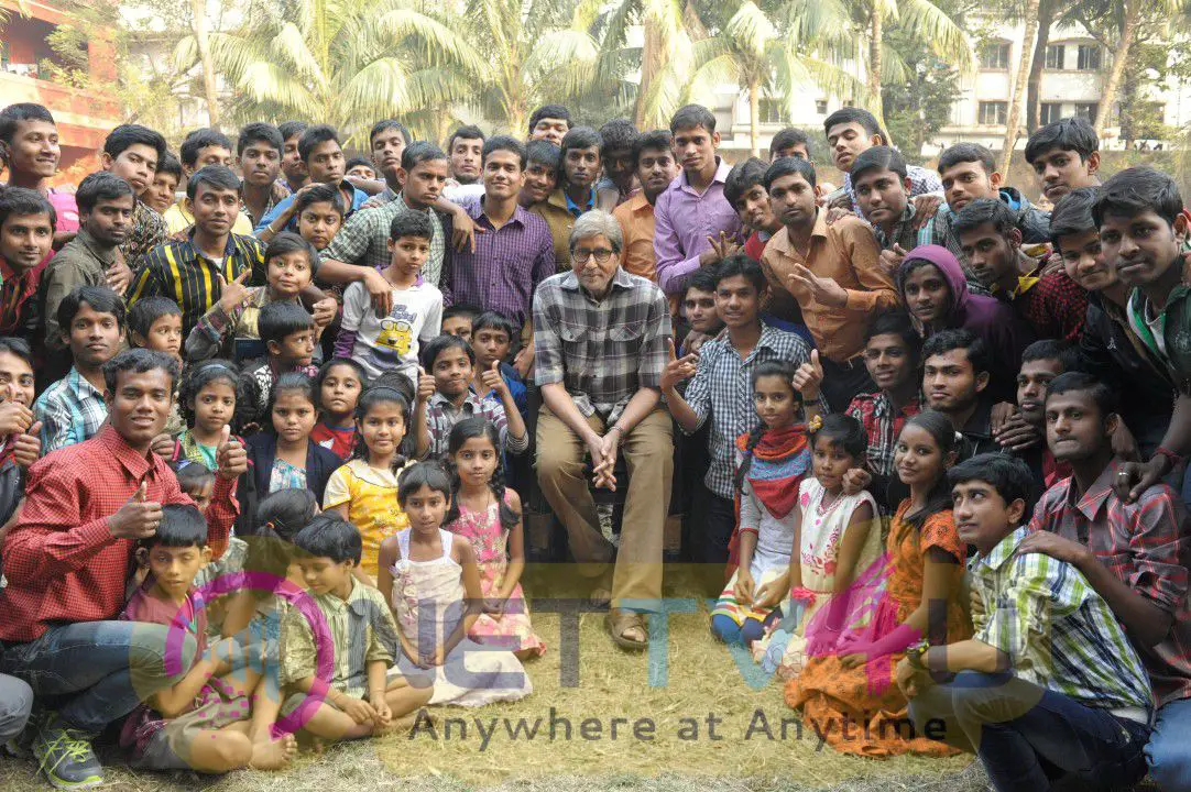 Amitabh Bachchan Shoots With Deaf And Mute Children For TE3N Event Stills Hindi Gallery