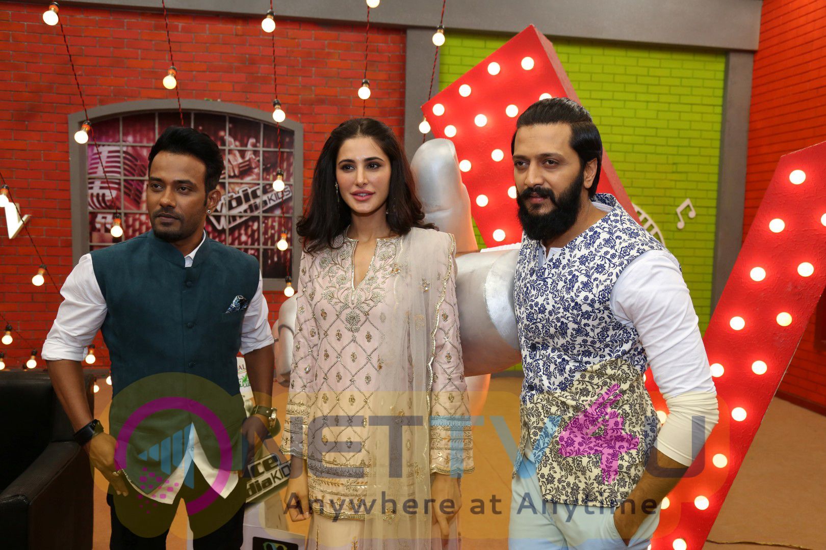 Banjo Star Cast Visit On The Set Of The Voice For Promotion Stills Hindi Gallery