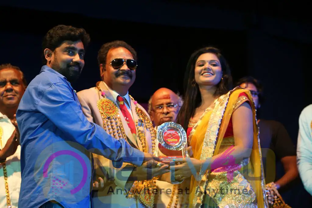 Benze Vaccations Club Awards 2016 Stills Telugu Gallery