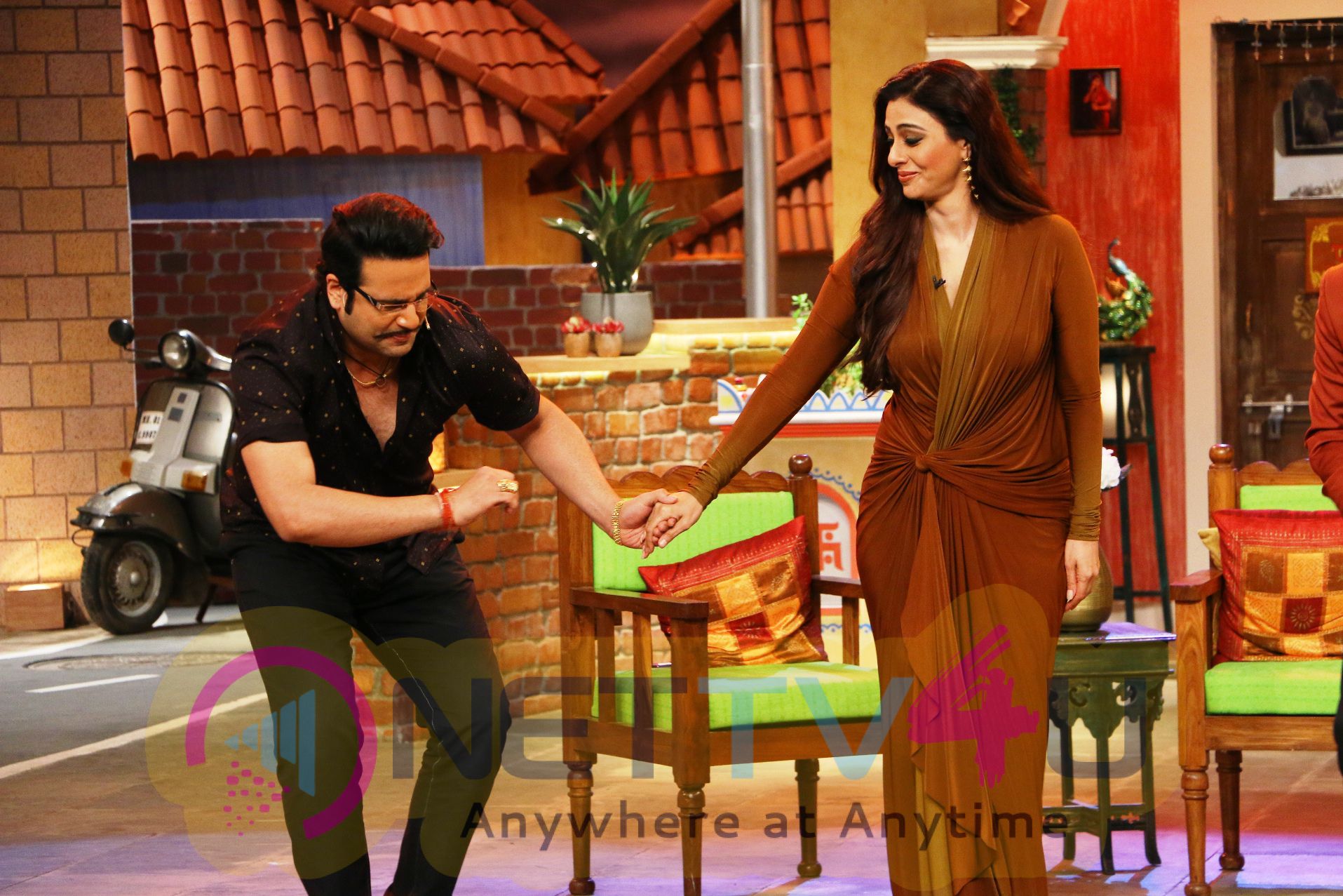 Bollywood Actresses Tabu And Juhi Chawla On Comedy Night Live Sets Photo Shoot Images  Hindi Gallery