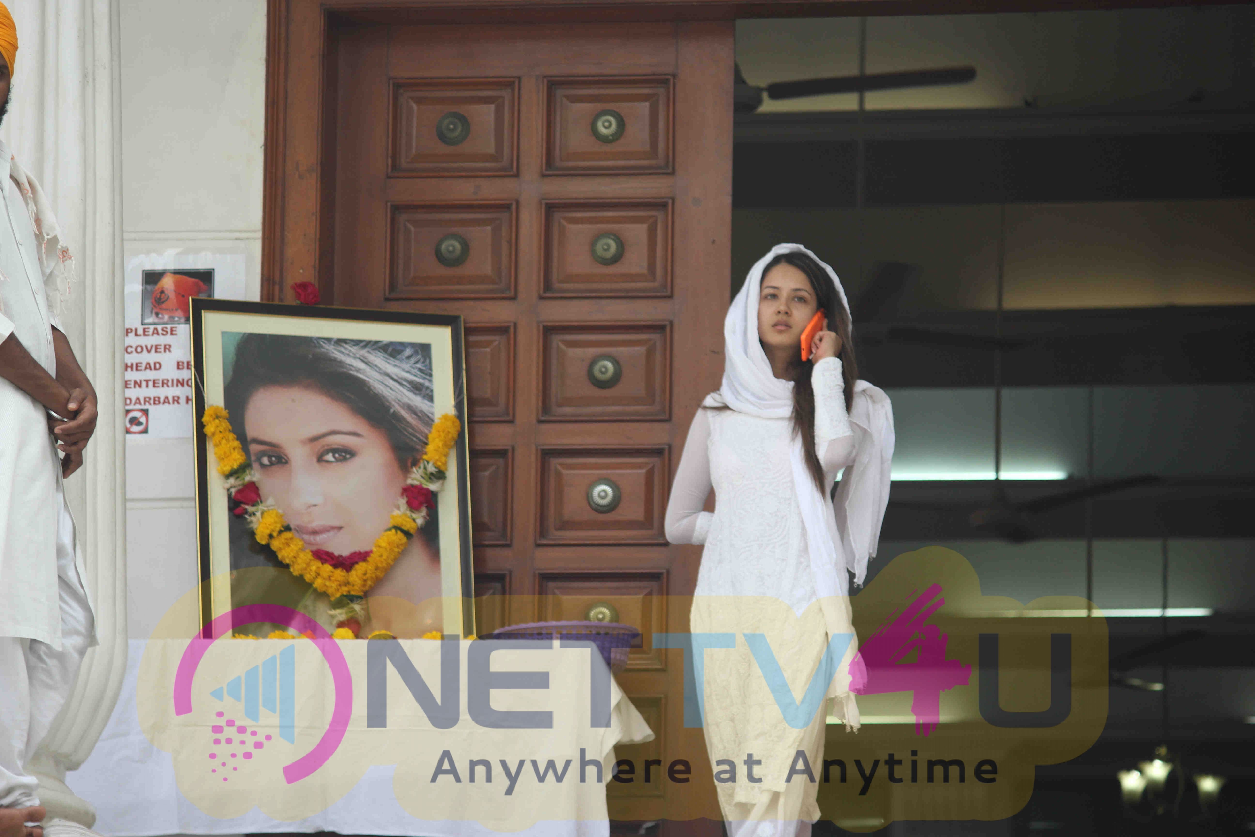 Bollywood Television Celebrities Attended Pratyusha Banerjee'S Prayer Meet Hindi Gallery