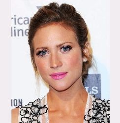 English Movie Actress Brittany Snow