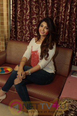 Calendar Girls Actress Akanksha Puri For Celebrates Holi Stills Hindi Gallery