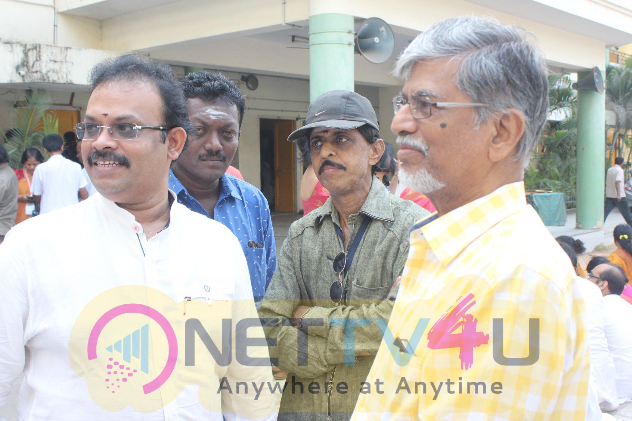 Celebrities Met Gurudev Sri Sri Ravi Shankar Ji In Chennai Photos Tamil Gallery