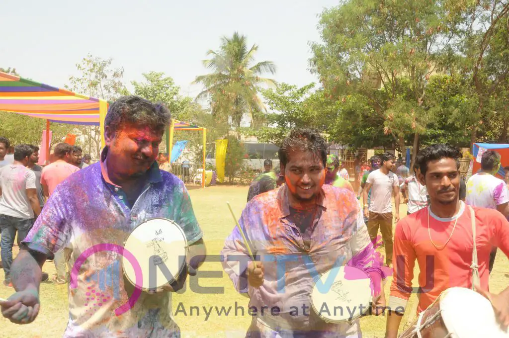 Chocolate Boy Presents Hyderabad Biggest Holi Celebrations Photos Telugu Gallery