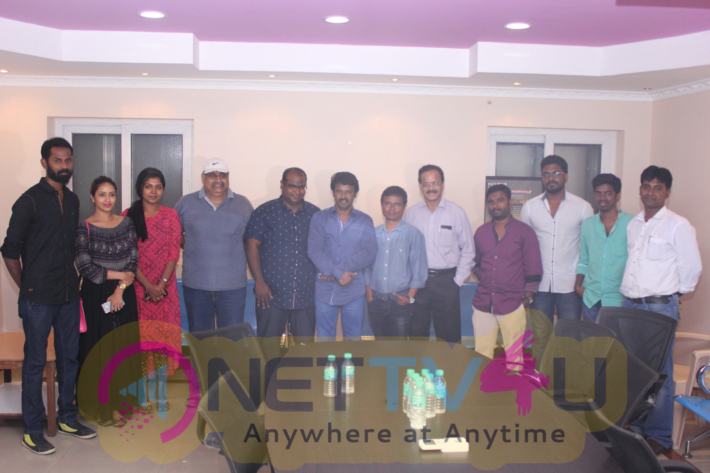 Director Sasi,Balaji Sakthivel,Cheran & Producer Dhananjayan Watching Oru Naal Koothu Tamil Movie Photos Tamil Gallery