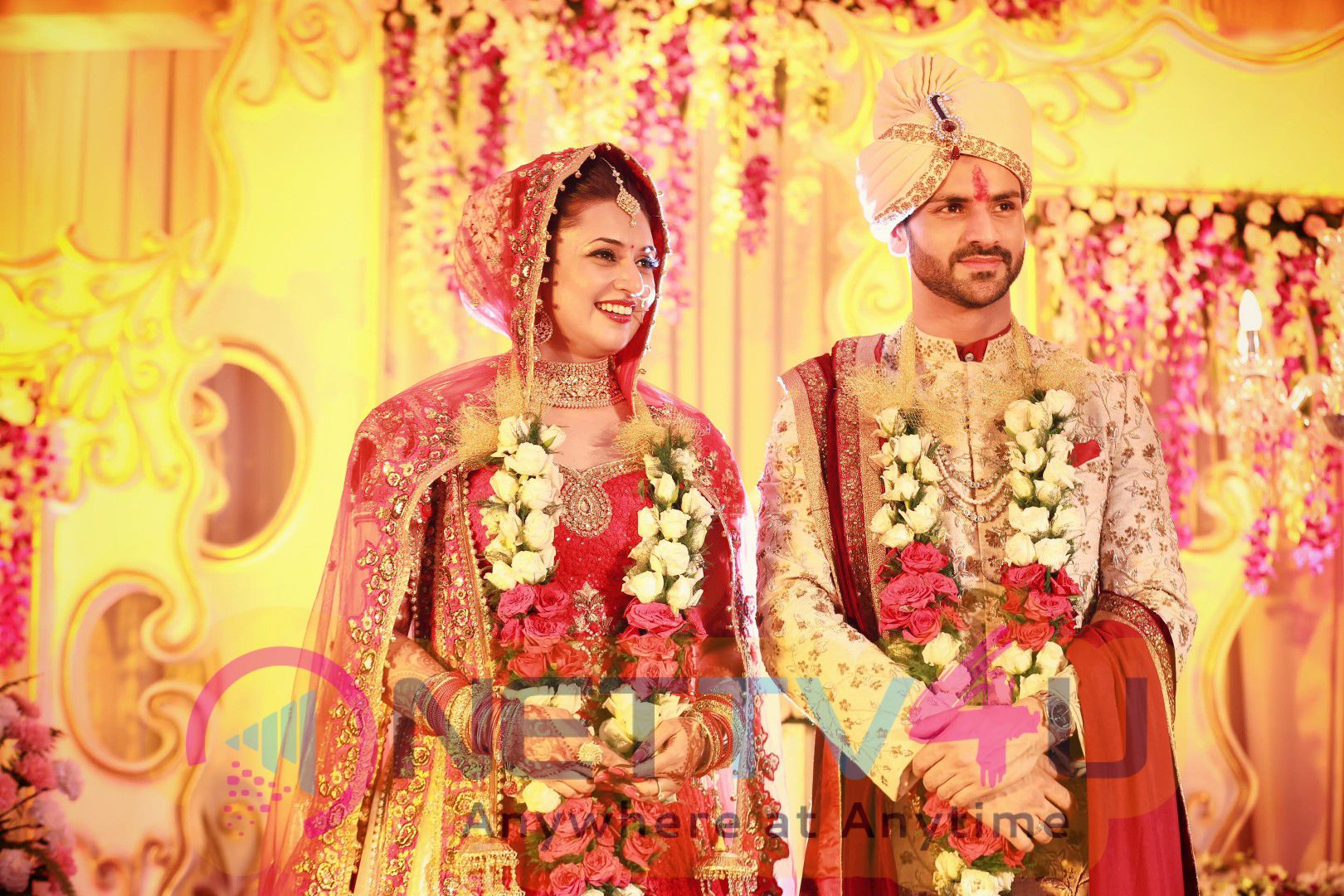 Divyanka Tripathi And Vivek Dahiya Amazing Wedding Photos Hindi Gallery