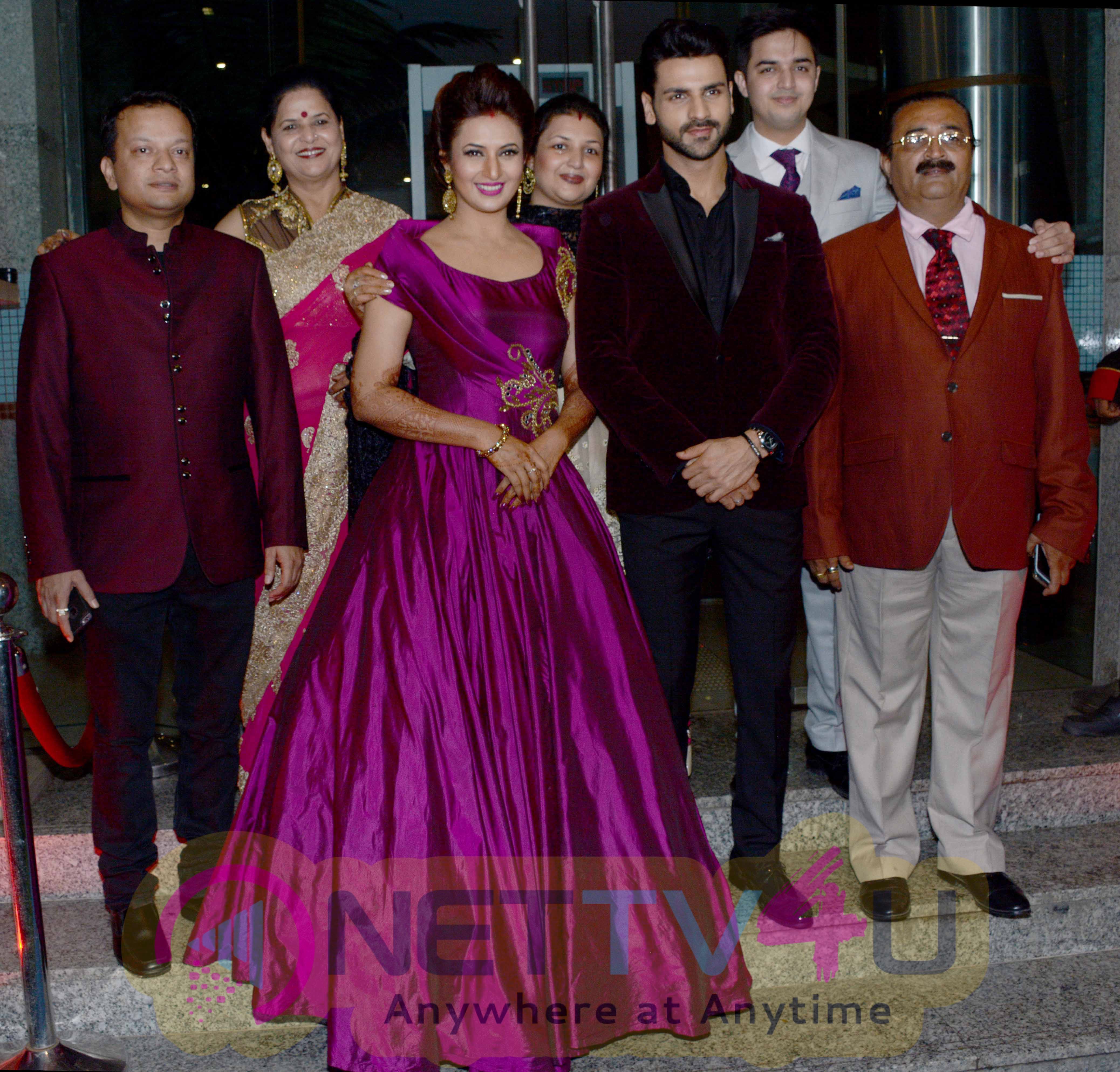 Divyanka Tripathi And Vivek Dahiya Amazing Wedding Photos Hindi Gallery