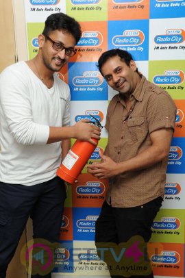 Dhanalakshmi Thalupu Thadithe Team Photos At Radio City 