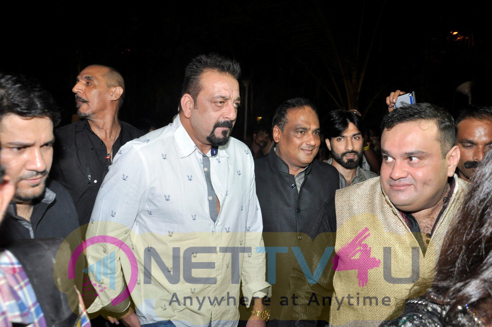 Exclusive Images Of Sanjay Dutt At Cintaa Iftar Party Hindi Gallery