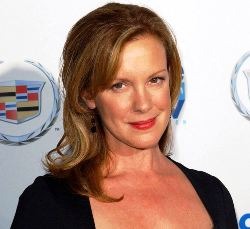 Elizabeth Perkins English Movie Actress