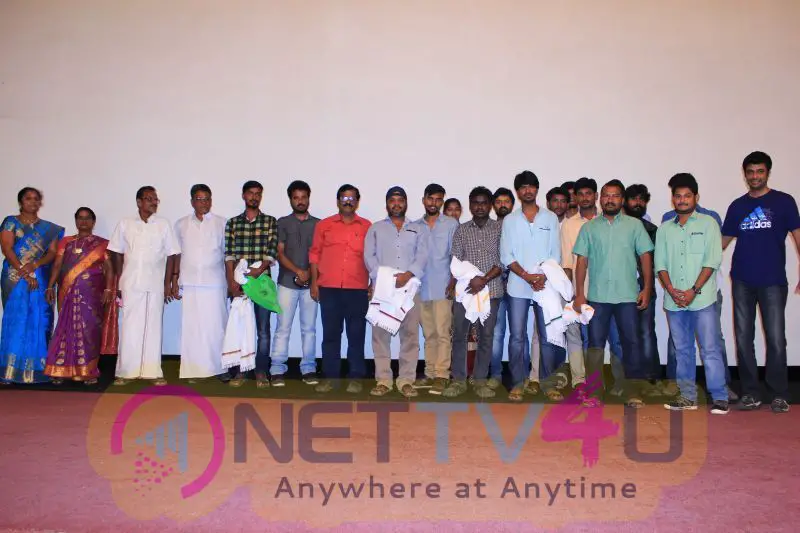 Future Cinema Put On Hand To Short Film Directors Press Meet  At Sarkunam Tamil Gallery