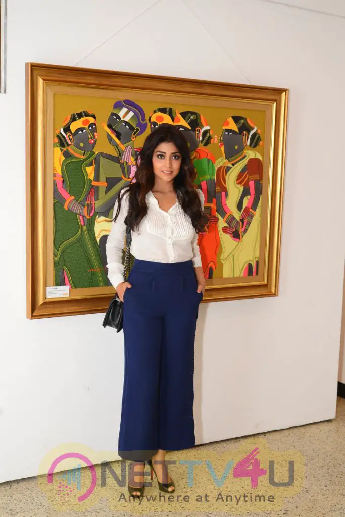 Gitika Taraporewala And Sunaina Anand Present Art Exhibition Photos Hindi Gallery