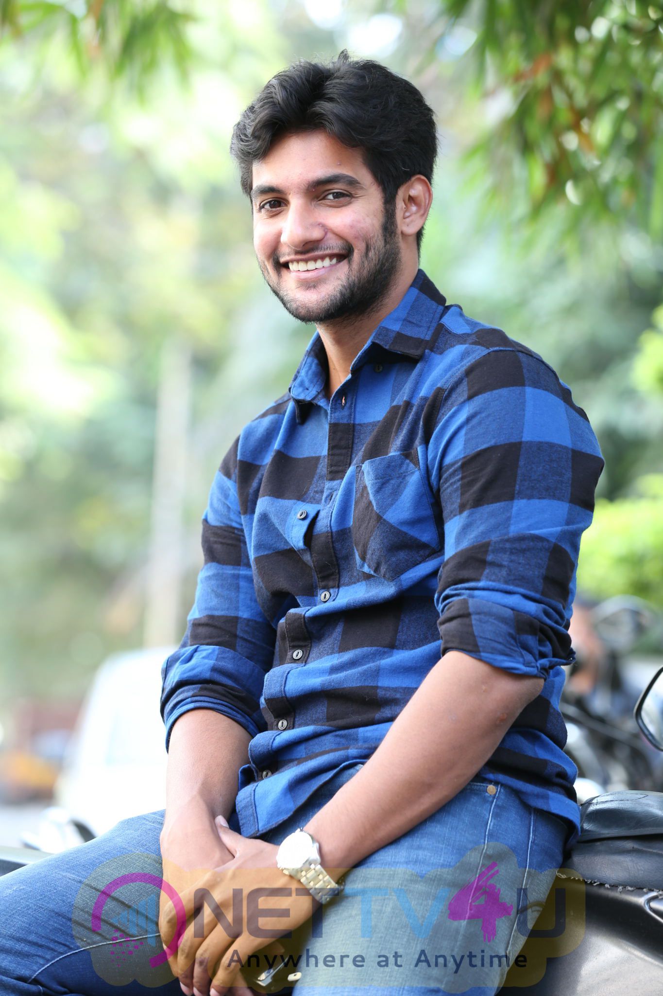 garam movie actor aadi interview stills 18