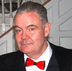 Glenn Shadix English Movie Actor