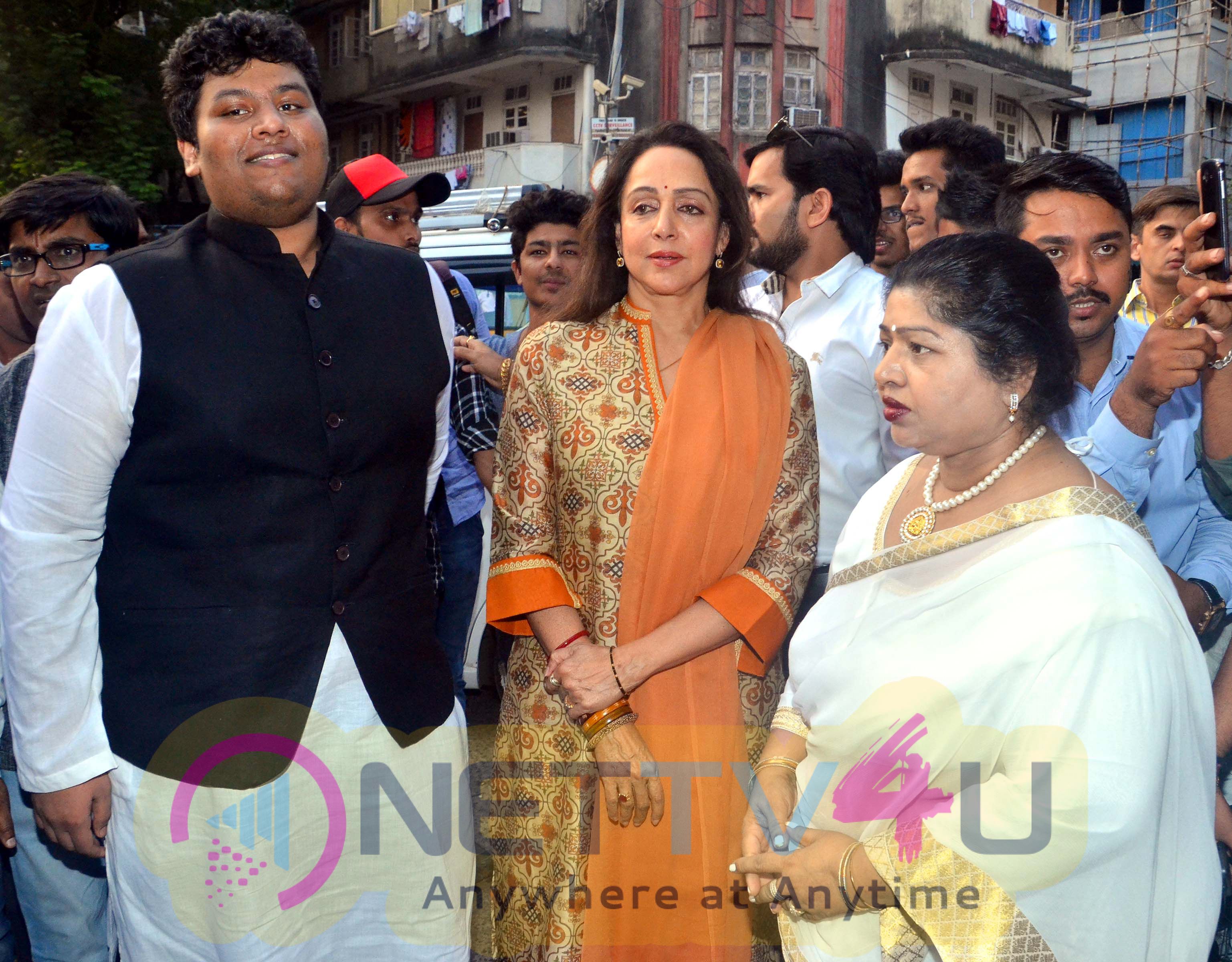 Hema Malini Divya Jain Inauguration Of Shri Ravindra Jain Chowk Cute ...