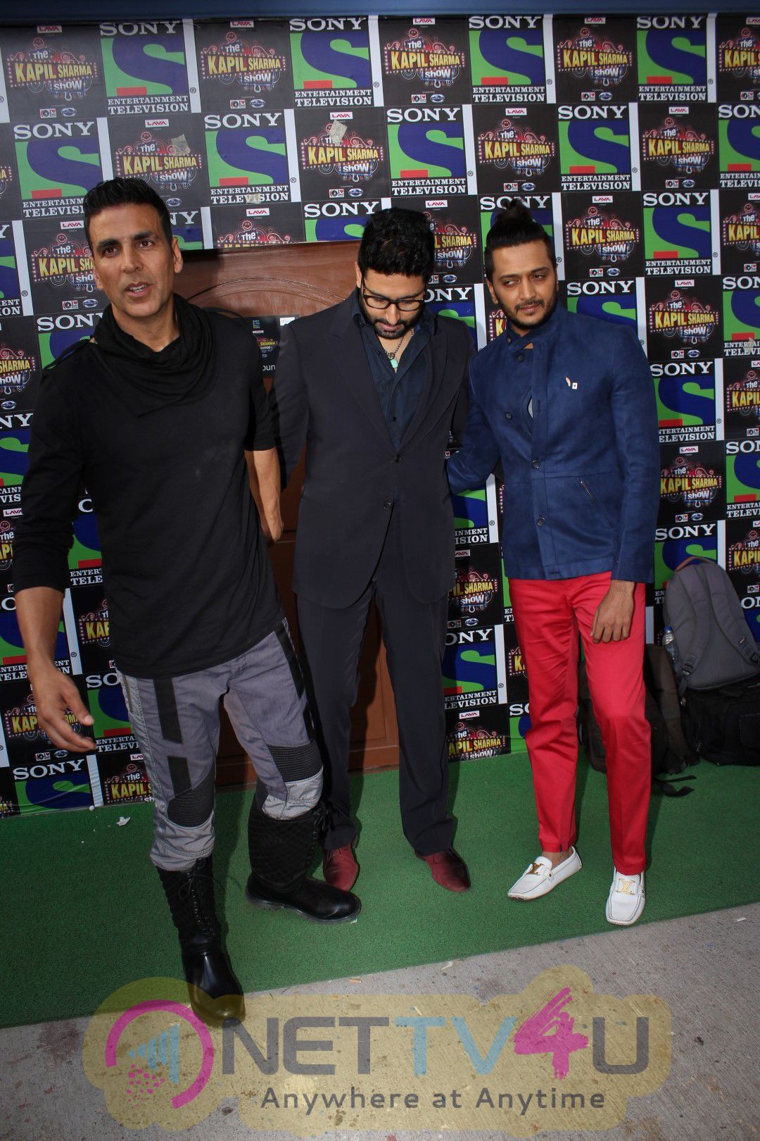 Housefull 3 Team Is Shooting At The Kapil Sharma Show Dazzling Stills Hindi Gallery