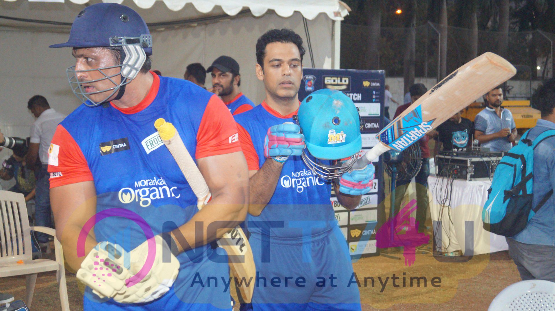 Jay Bhanushali & Karan Wahi & Other TV Celebs Join Gold Cricket Charity Match Photos Hindi Gallery
