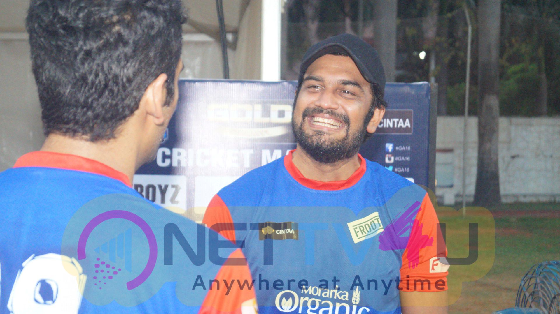 Jay Bhanushali & Karan Wahi & Other TV Celebs Join Gold Cricket Charity Match Photos Hindi Gallery