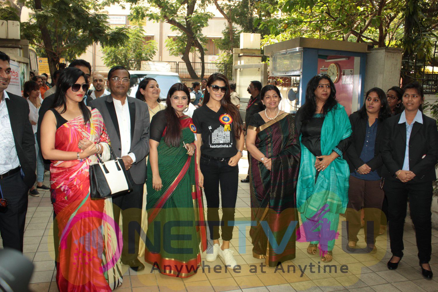 Jacqueline Fernandez Visit Panbai International School At Prabhat Photos Hindi Gallery