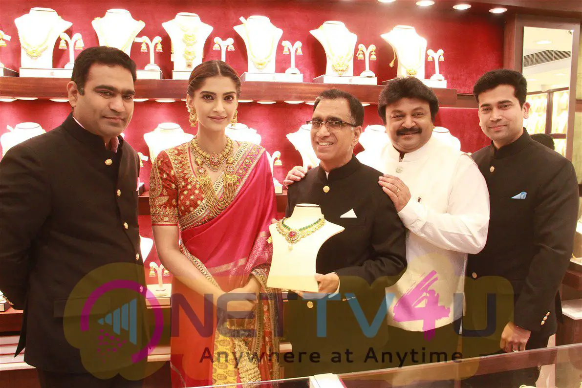 Kalyan Jewellers Inauguration At Anna Nagar Event Photos Tamil Gallery