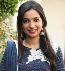 Telugu Movie Actress Kanika Dhillon