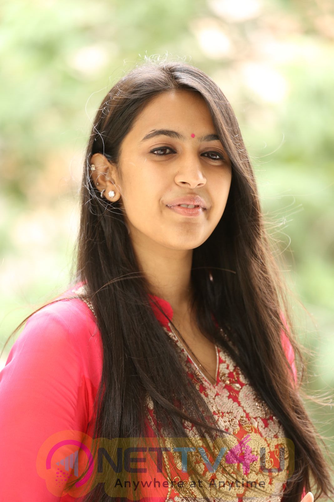 Konidela Niharika Latest HD Photos Telugu Gallery