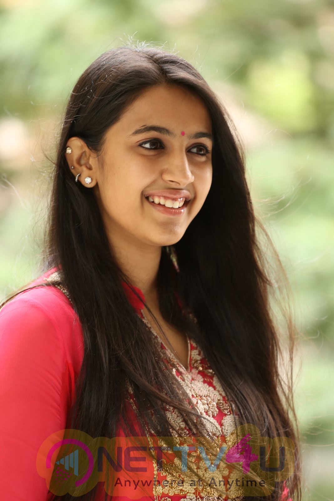 Konidela Niharika Latest HD Photos Telugu Gallery