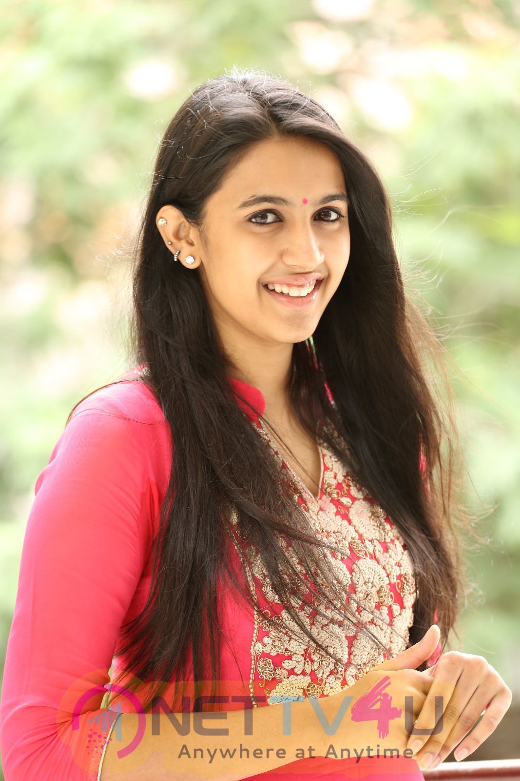 Konidela Niharika Latest HD Photos Telugu Gallery