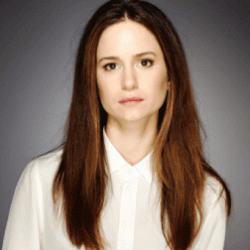 Katherine Waterston English Movie Actress