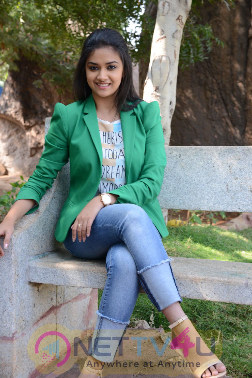 keerthi suresh malayalam film actress stills 34
