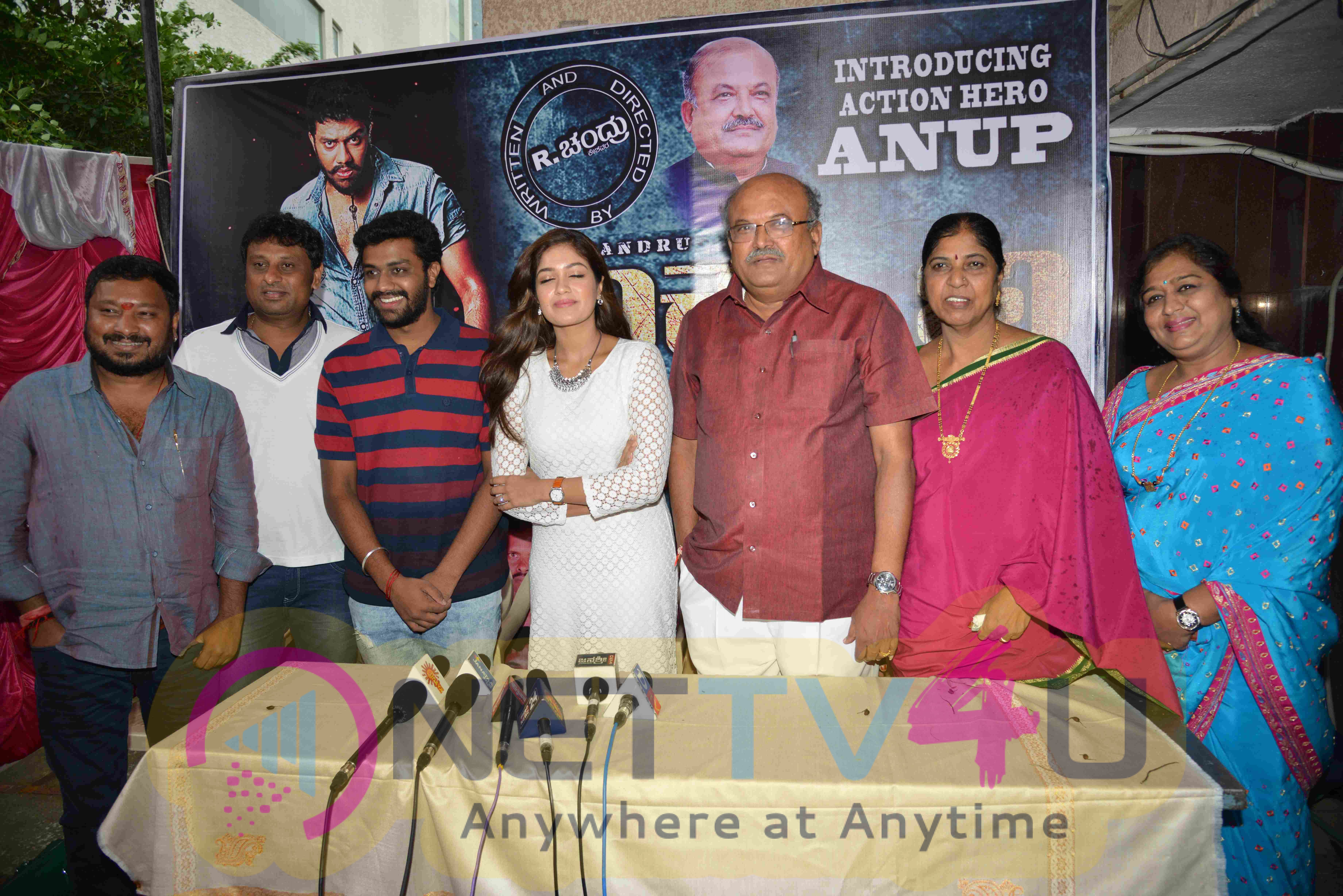 Lakshmana Kannada Film Success Press Meet Photos Kannada Gallery