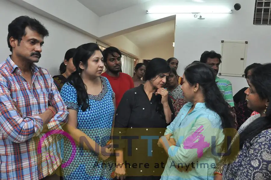 Last Respects To Veteran Actress Jyothi Lakshmi Photos Tamil Gallery