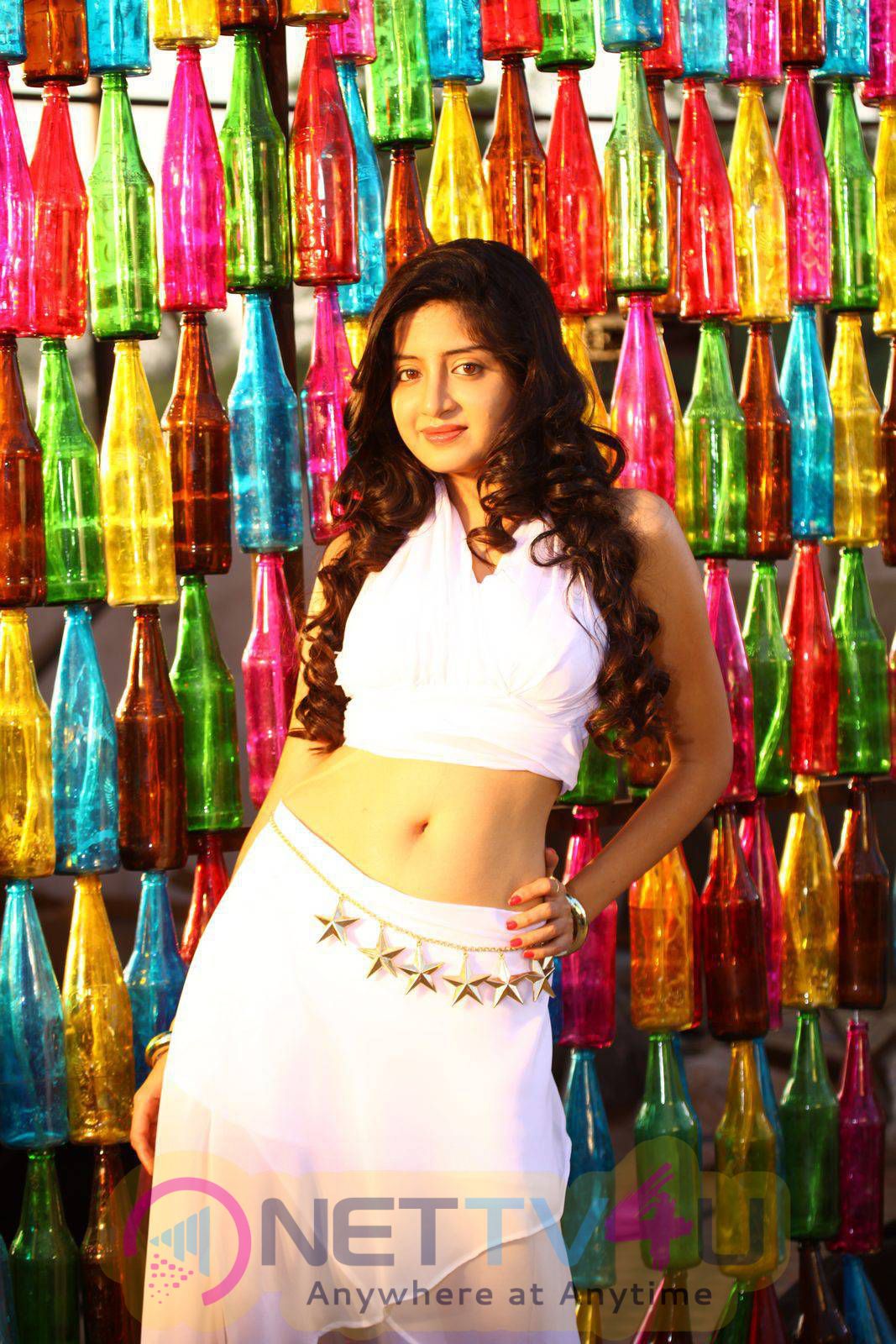 latest photos of actress poonam kaur from superstar kidnap movie 4