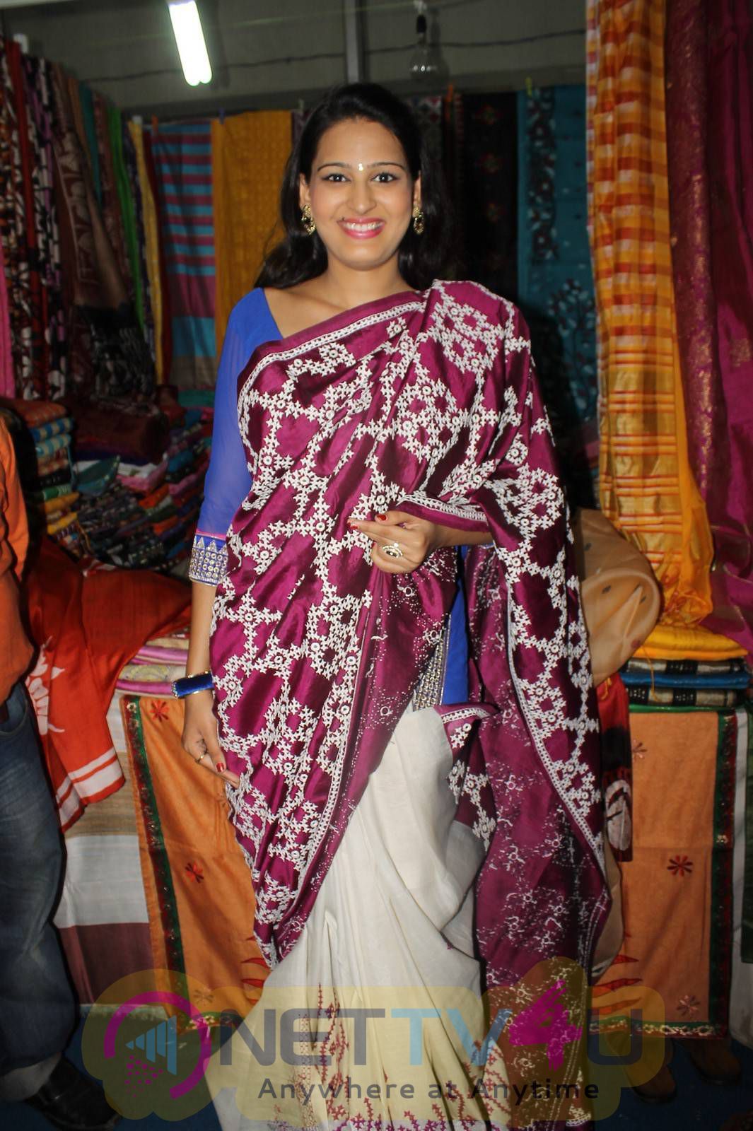 latest photos of actress swetha jadhav at silk of india expo launch event 12