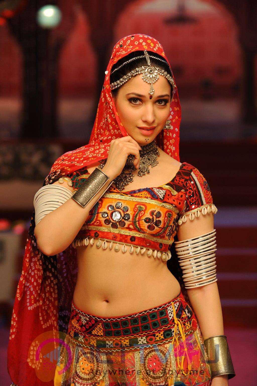 latest photos of actress tamanna from vasuvum saravananum onna padichavanga tamil movie 1