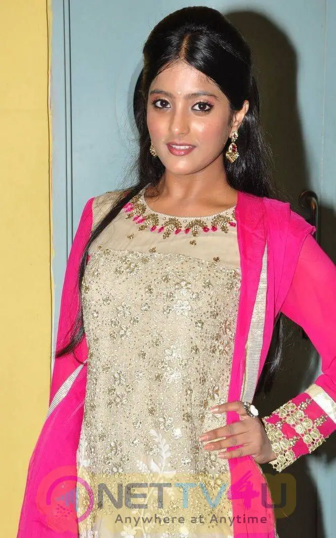 latest photos of actress ulka gupta at andhra pori movie preview show 15