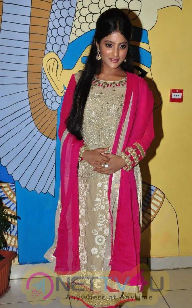 latest photos of actress ulka gupta at andhra pori movie preview show 7