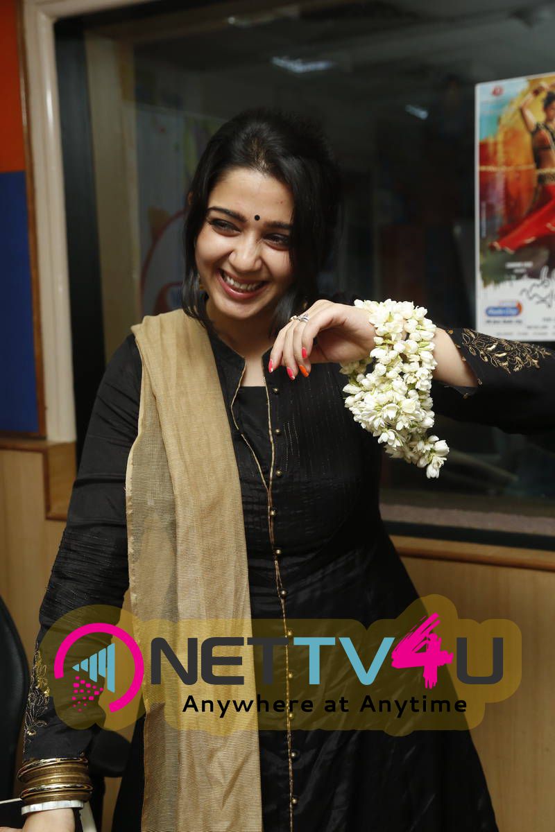 latest photos of charmi kaur at radio city 24